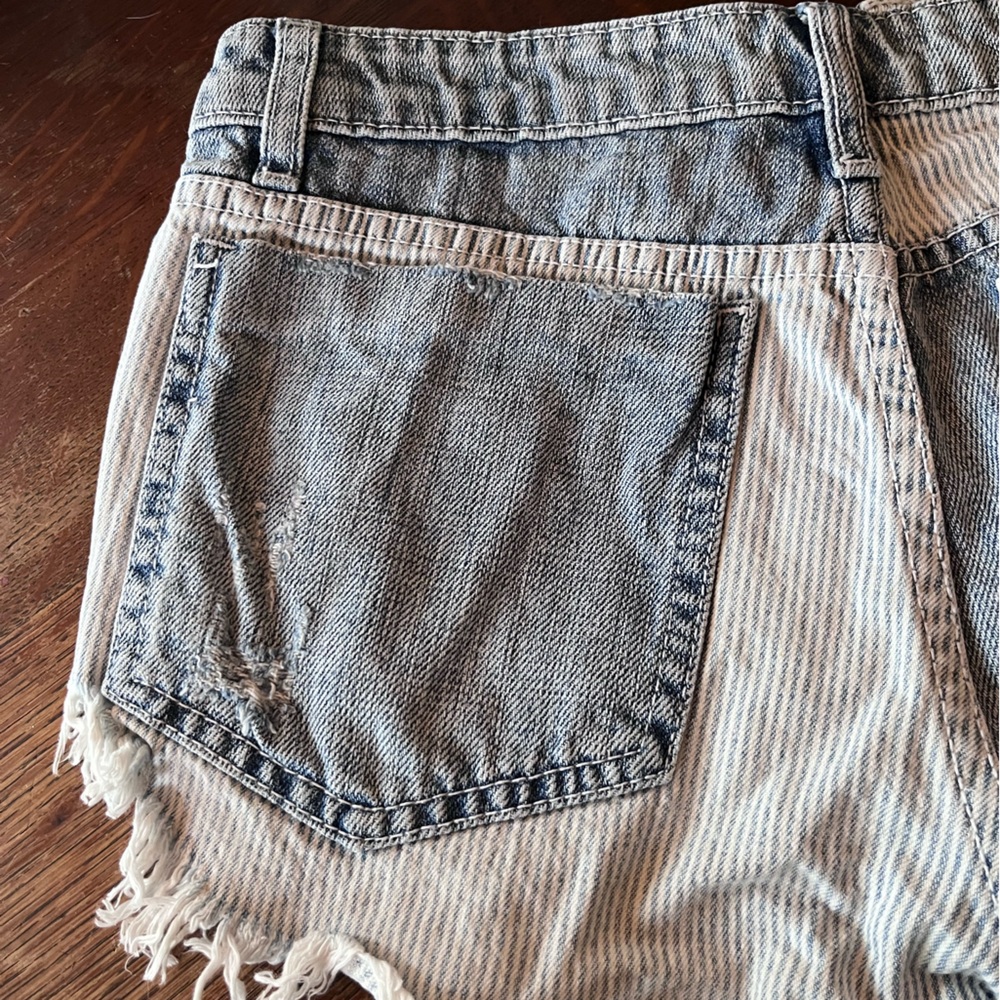 Carmar Denim Pinstriped Patchwork Cutoff Jean Sho… - image 8